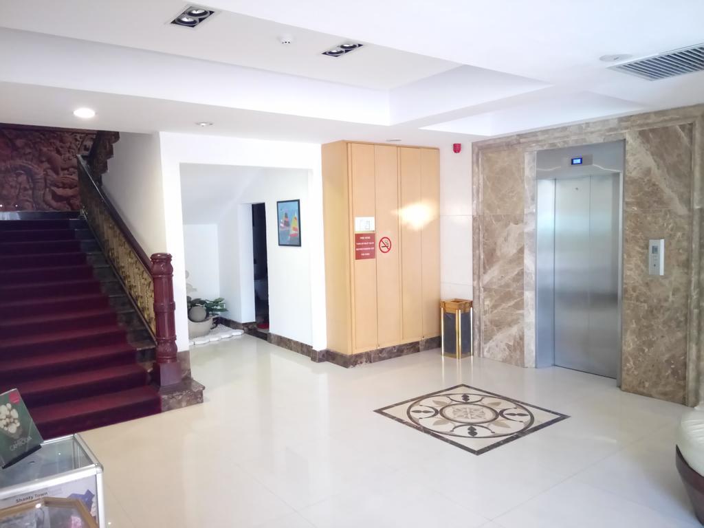 Discovery Hotel Пном Пен Екстериор снимка