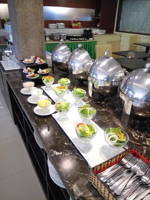 Discovery Hotel Пном Пен Екстериор снимка
