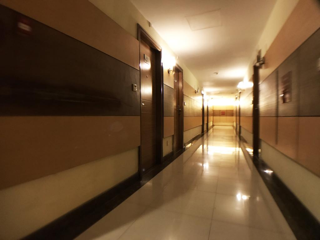 Discovery Hotel Пном Пен Екстериор снимка
